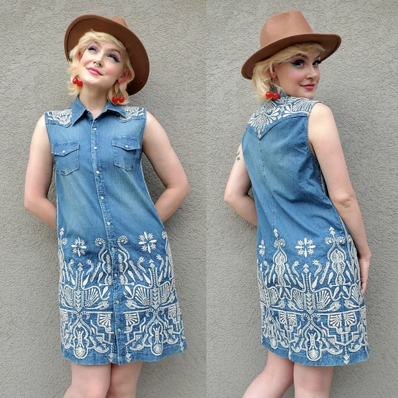 Johnny Was Dresses & Skirts - Johnny Was Denim Embroidered Mini Snap Front Sleeveless Dress